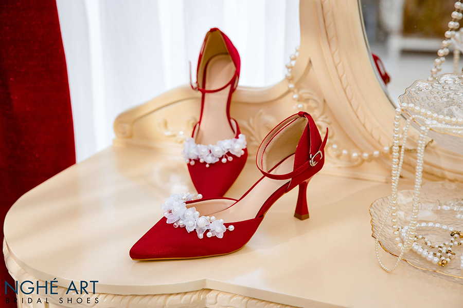 Giày cao gót cô dâu: Top 5 mẫu giày cưới hot nhất không thể bỏ qua - Ảnh 1 -  Nghé Art Bridal Shoes – 0822288288