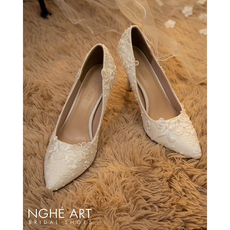 Giày cô dâu Nghé Art ren hoa nhũ trắng cao 10 cm 568-377-10P-NHU-TRANG - Ảnh 3 - Nghé Art Bridal Shoes – 0822288288