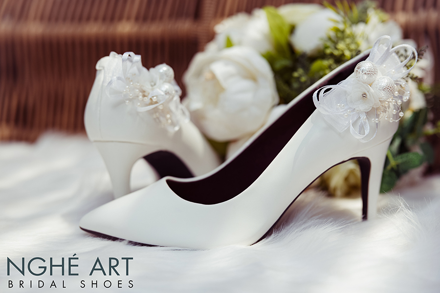 Giày cưới đính nơ - kiểu giày "hớp hồn”bao cô dâu - Ảnh 4 -  Nghé Art Bridal Shoes – 0822288288
