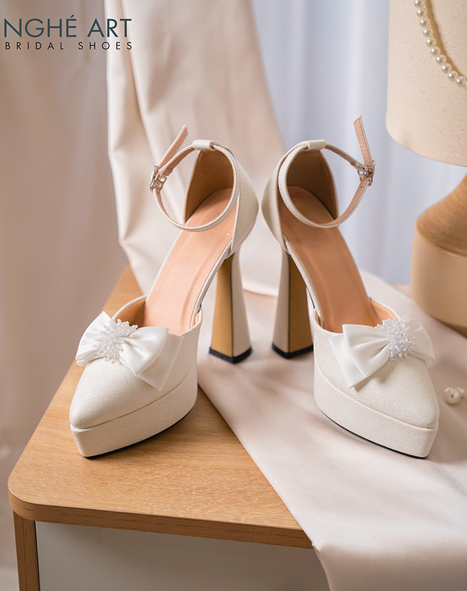 Giày cưới gót vuông nơ ngọc trai - Ảnh 2 - Nghé Art Bridal Shoes – 0822288288