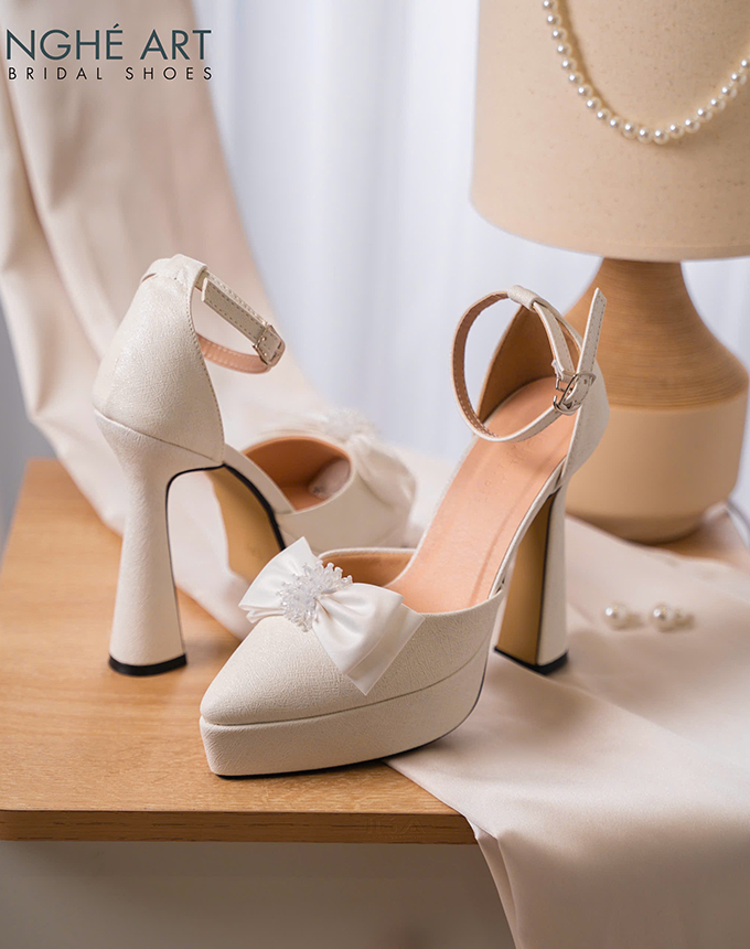 Giày cưới gót vuông nơ ngọc trai - Ảnh 3 - Nghé Art Bridal Shoes – 0822288288