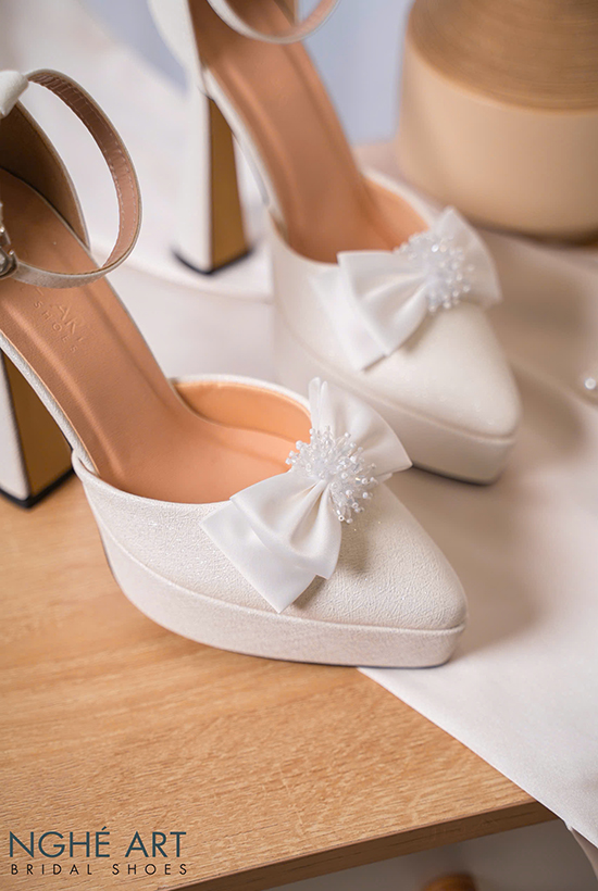 Giày cưới gót vuông nơ ngọc trai - Ảnh 4 - Nghé Art Bridal Shoes – 0822288288