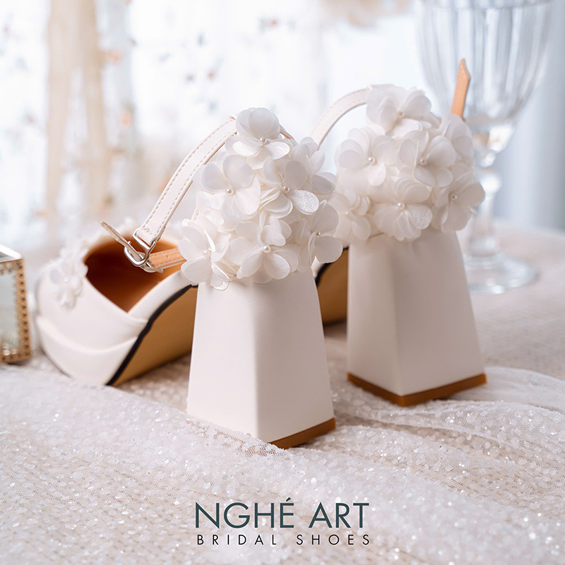 Giày cưới hoa - Nét Dịu Dàng Cho Những Bước Chân Yêu Thương - Ảnh 6 - Nghé Art Bridal Shoes – 0822288288