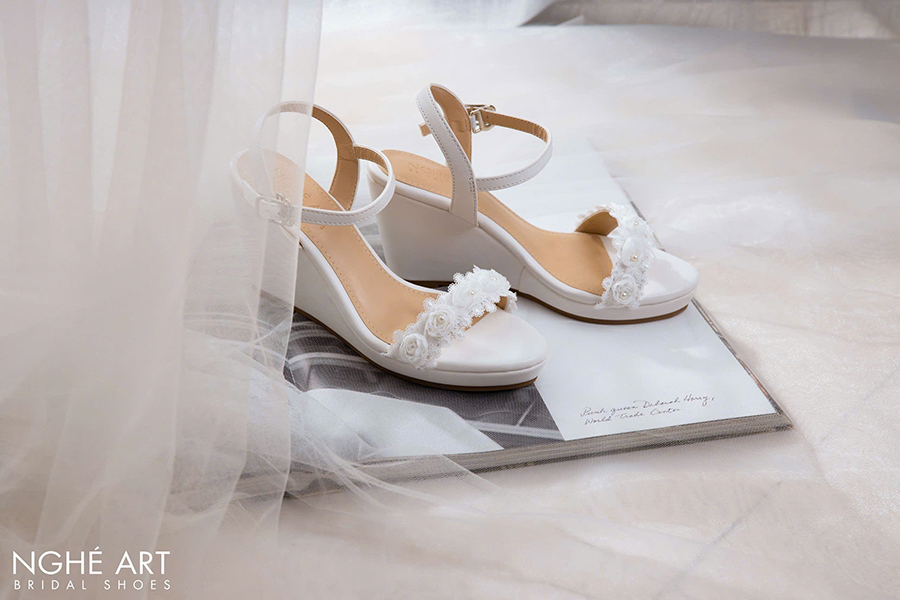 Giày Cưới Hoạ Tiết Hoa Hồng - Ảnh 5 - Nghé Art Bridal Shoes – 0822288288