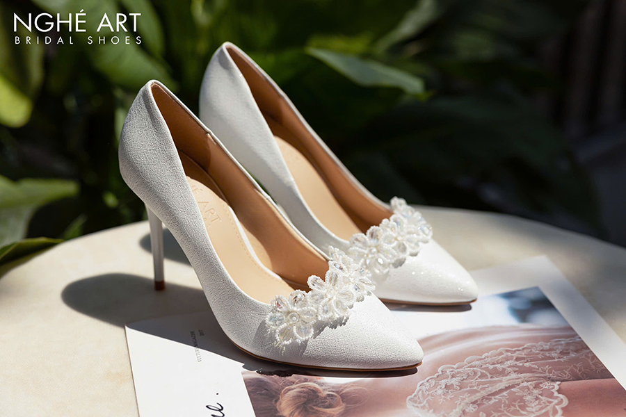 Giày Cưới Họa Tiết Pha Lê - Ảnh 2 - Nghé Art Bridal Shoes – 0822288288