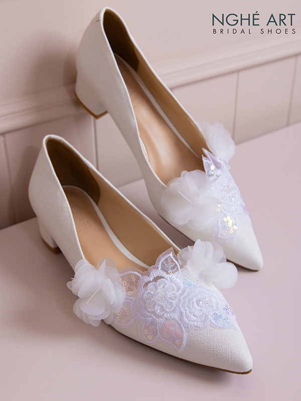 Khi Giấc Mơ Khởi Đầu Bằng Những Bước Chân Tựa Nàng Mây - Ảnh 1 - Nghé Art Bridal Shoes – 0822288288