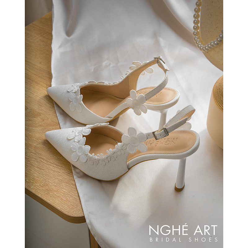 Giày cưới Nghé Art form slingback đính hoa 547-535-NHU-TRANG - Ảnh 4 - Nghé Art Bridal Shoes – 0822288288