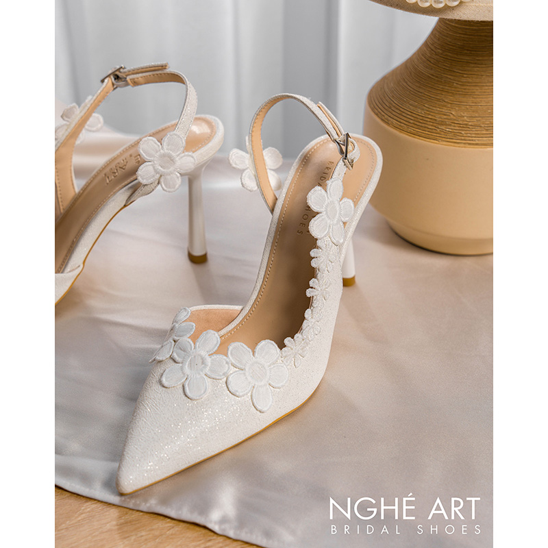 Giày cưới Nghé Art form slingback đính hoa 547-535-NHU-TRANG - Ảnh 6 - Nghé Art Bridal Shoes – 0822288288