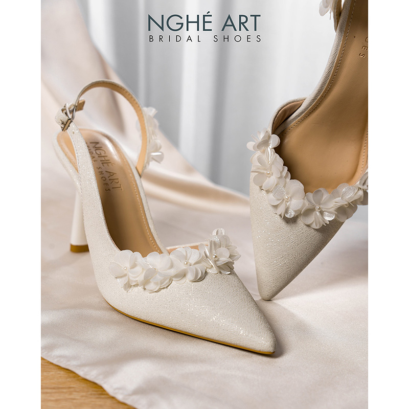 Giày cưới Nghé Art form slingback đính hoa tú cầu trắng 538-535-NHU-TRANG - Ảnh 5 - Nghé Art Bridal Shoes – 0822288288