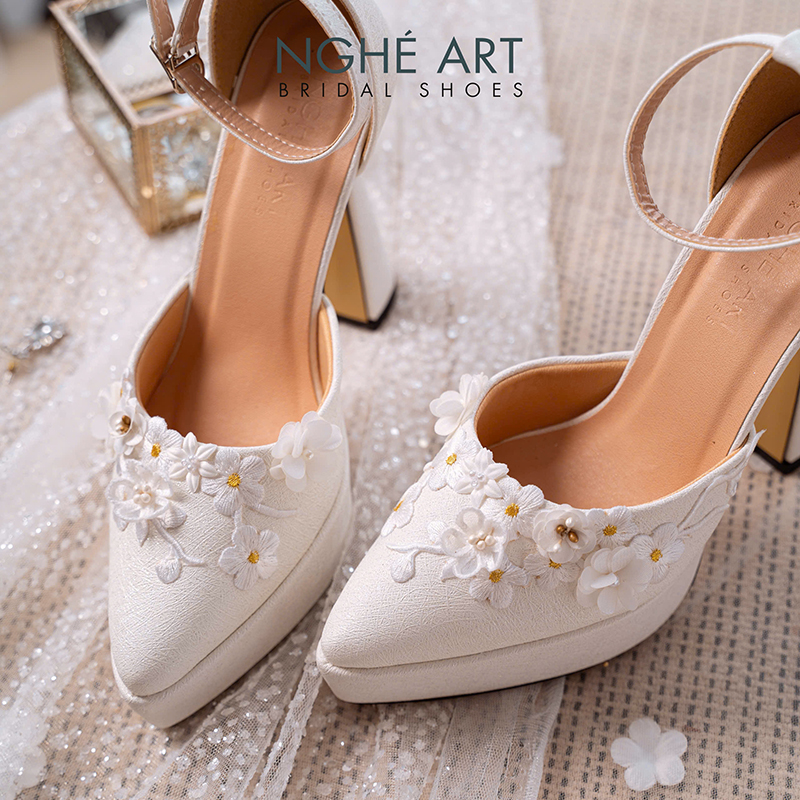 Kiệt tác đính hoa nâng bước tình yêu - Ảnh 4 - Nghé Art Bridal Shoes – 0822288288