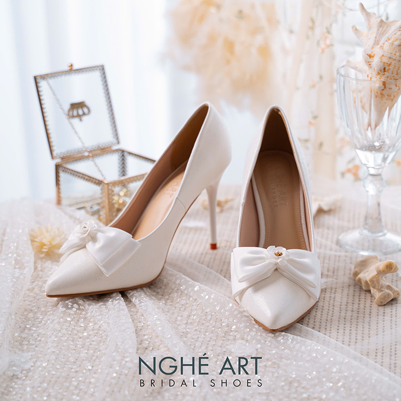 Giày Cưới Nơ Satin Đính Hoa - Ảnh 2 - Nghé Art Bridal Shoes – 0822288288