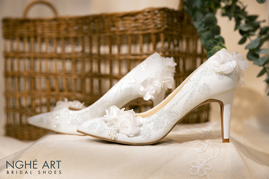 Giày cưới ren handmade - Top 5 mẫu giày nổi bật dành cho cô dâu - Ảnh 1 -  Nghé Art Bridal Shoes – 0822288288
