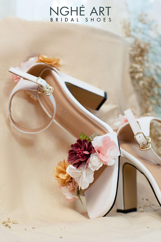Giày cưới sandal - Top các mẫu giày cô dâu không thể bỏ qua - Ảnh 12 -  Nghé Art Bridal Shoes – 0822288288