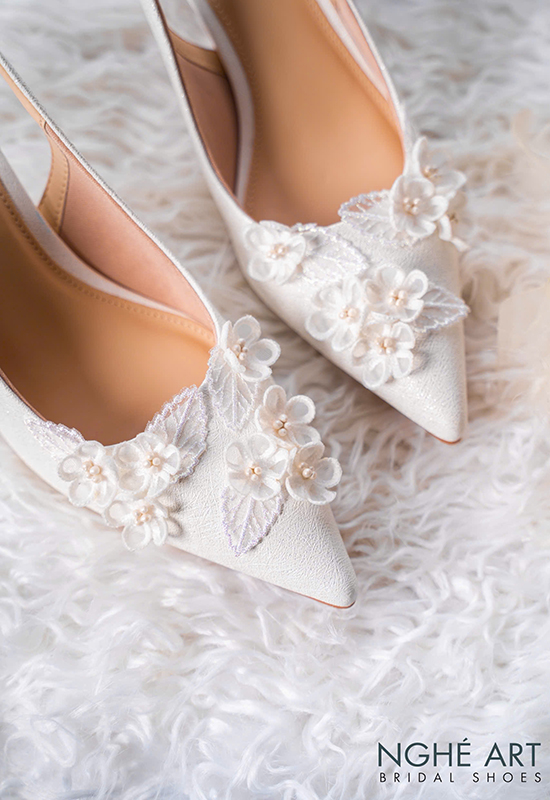 Giày cưới slingback đính hoa 3D - Ảnh 3 - Nghé Art Bridal Shoes – 0822288288