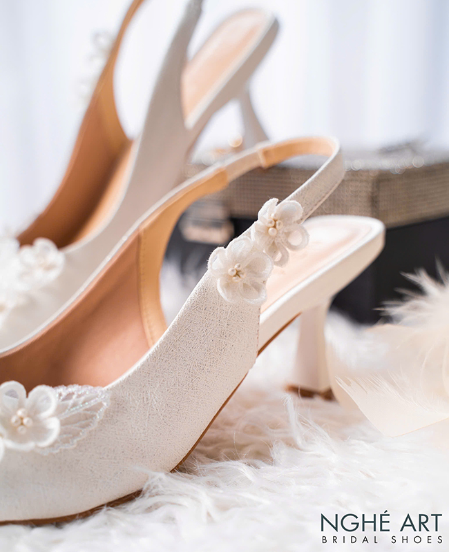 Giày cưới slingback đính hoa 3D - Ảnh 4 - Nghé Art Bridal Shoes – 0822288288