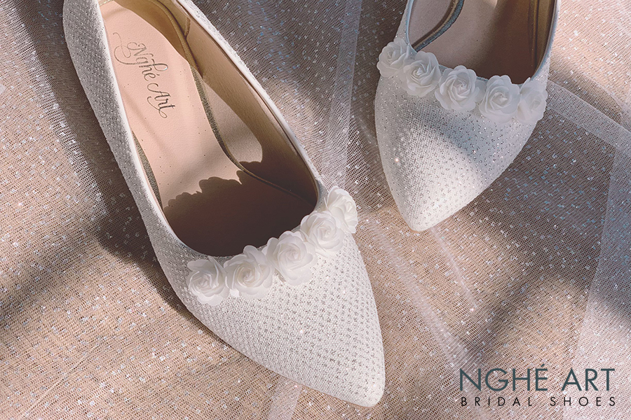 Giày đi tiệc cô dâu: top 5 mẫu giày khiến chân cô dâu thon gọn - Ảnh 2 -  Nghé Art Bridal Shoes – 0822288288