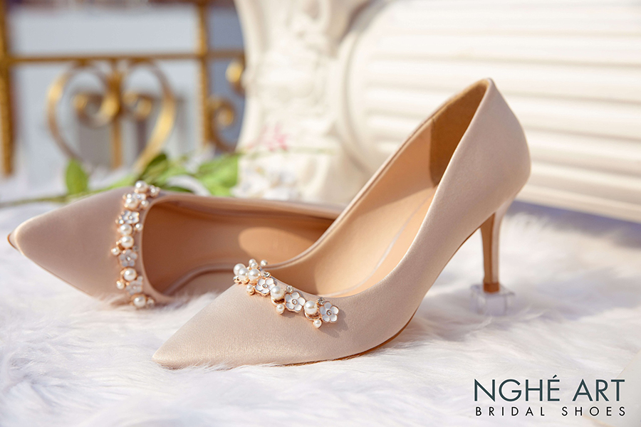 Kinh nghiệm lựa chọn giày cưới phù hợp với trang phục cho cô dâu - Ảnh 4 -  Nghé Art Bridal Shoes – 0908590288