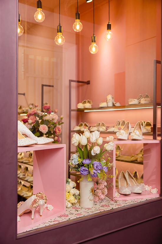 Cửa hàng giày cưới duyên dáng với tông hồng chủ đạo đầy ngọt ngào - Ảnh 10 -  Nghé Art Bridal Shoes – 0908590288