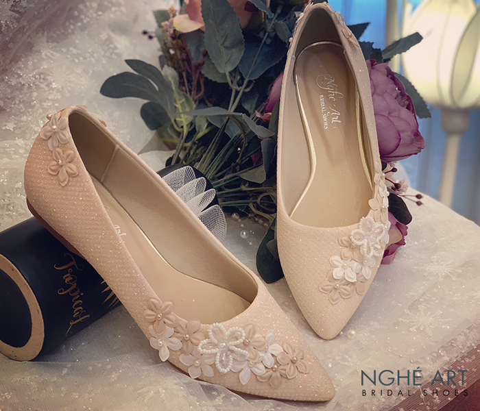 Những ưu điểm giày cưới bệt mang lại cho cô dâu vào ngày trọng đại - Ảnh 3 -  Nghé Art Bridal Shoes – 0908590288