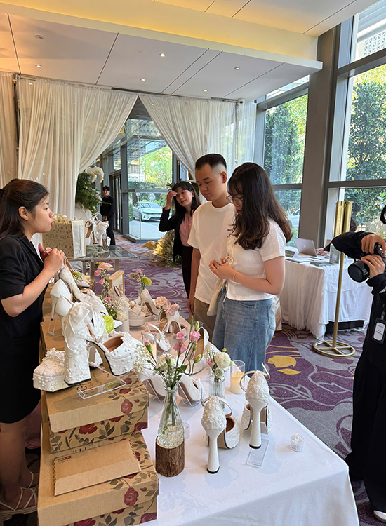 Triển Lãm Cưới World of Weddings - Ảnh 7 - Nghé Art Bridal Shoes – 0822288288